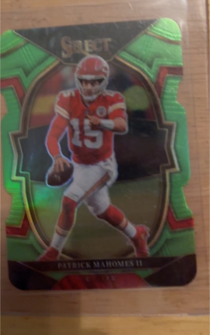 2022 Panini Select #20 Patrick Mahomes II Concourse Green Prizm Die Cut — front