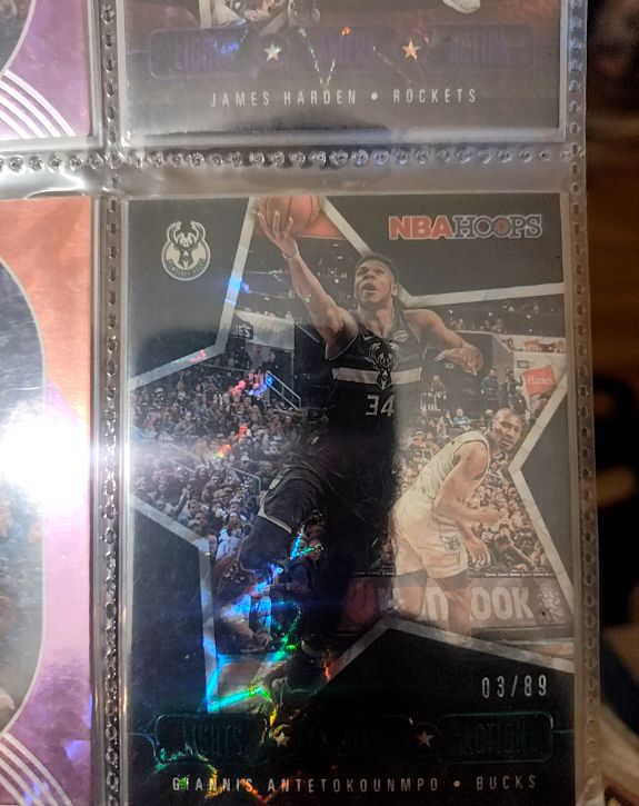 2020-21 Panini NBA Hoops #23 Giannis Antetokounmpo Lights Camera Action — front