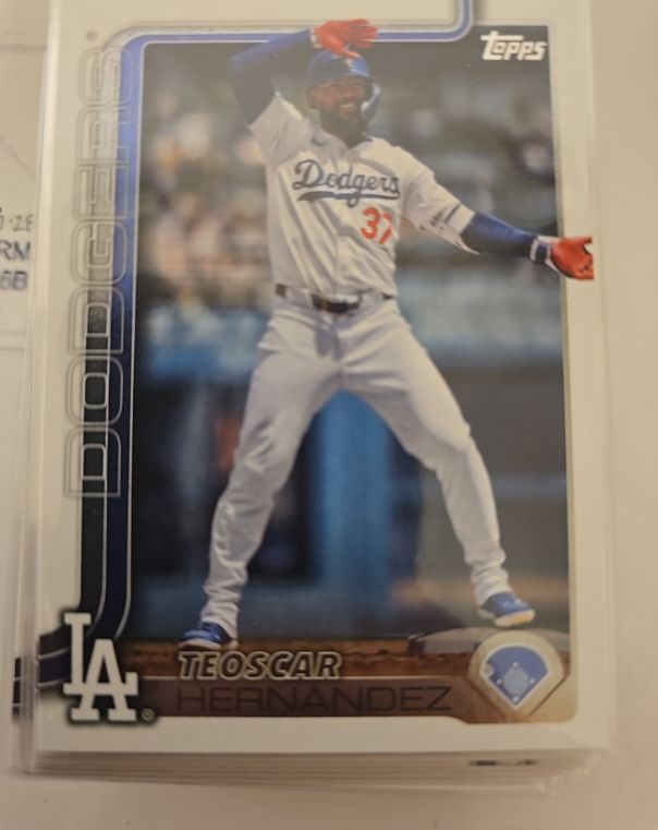2025 Topps #176 Teoscar Hernandez — front