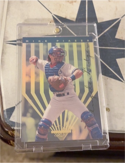 1994 Topps #61 Mike Piazza — front