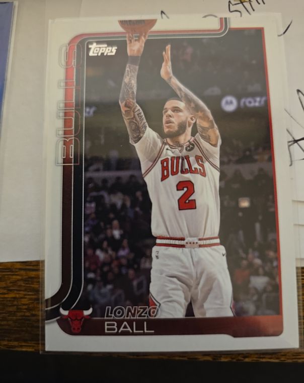 2025-26 Topps #39 Lonzo Ball — front