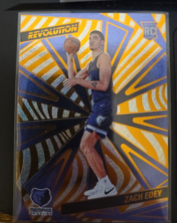 2024-25 Panini Revolution #134 Zach Edey — front