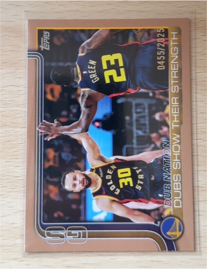 2025-26 Topps #291 Dubs Nation: Dubs Show Their Strength Stephen Curry Draymond Green — front