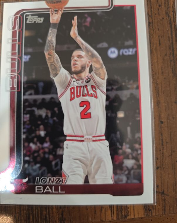2025-26 Topps #39 Lonzo Ball — front