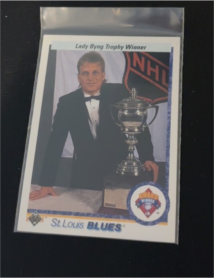 1990-91 Upper Deck #203 Brett Hull — front