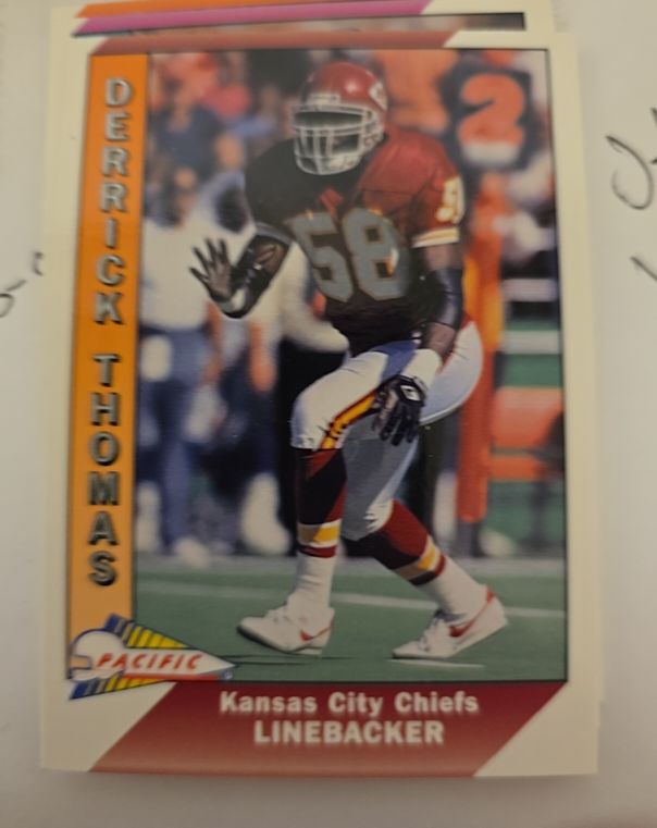 1991 Pacific #222 Derrick Thomas — front
