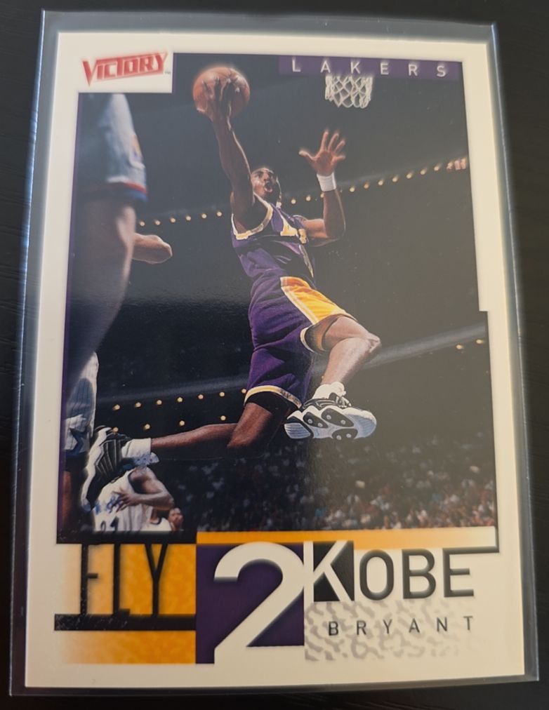 2000-01 Upper Deck Victory Fly 2 Kobe #287 Kobe Bryant — front