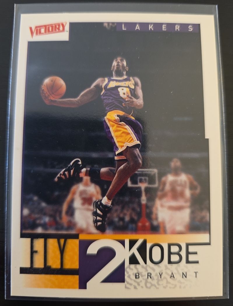 2000-01 Upper Deck Victory #290 Fly 2 Kobe Bryant — front