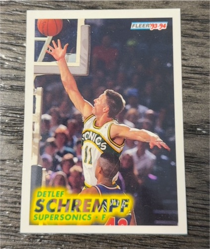 1993-94 Fleer #386 Detlef Schrempf — front