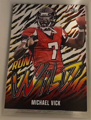 2024 Leaf Football Run Wild #RW-7 Michael Vick — front