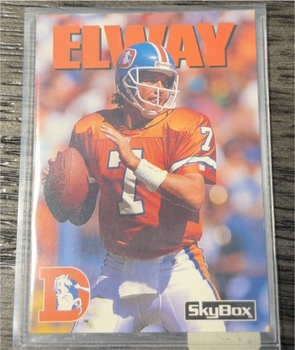 1992 SkyBox Impact #10 John Elway — front