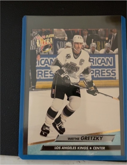 1992-93 Fleer Ultra #83 Wayne Gretzky — front