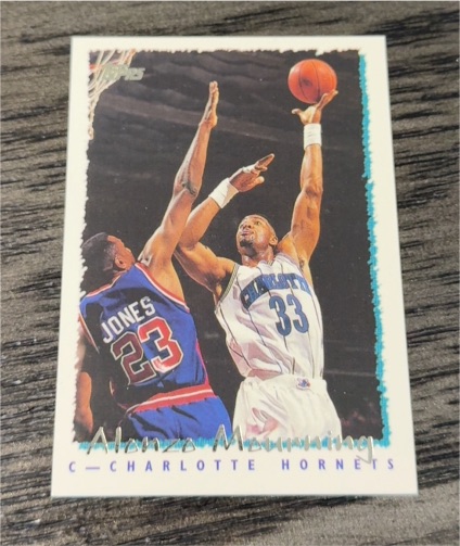 1994-95 Topps #39 Alonzo Mourning — front