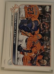 2022 Topps #136 Houston Astros — front
