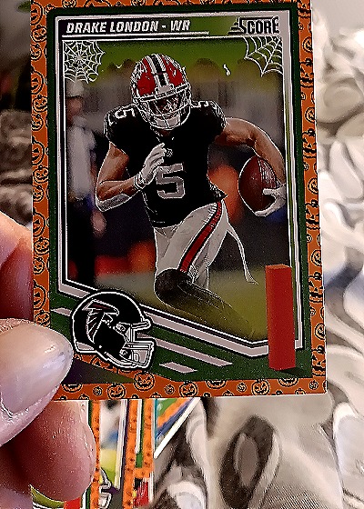 2025 Score-A-Treat Halloween #17 Drake London - Atlanta Falcons — front