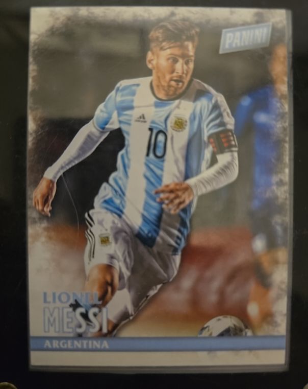 2016 Panini Black Friday #27 Lionel Messi — front