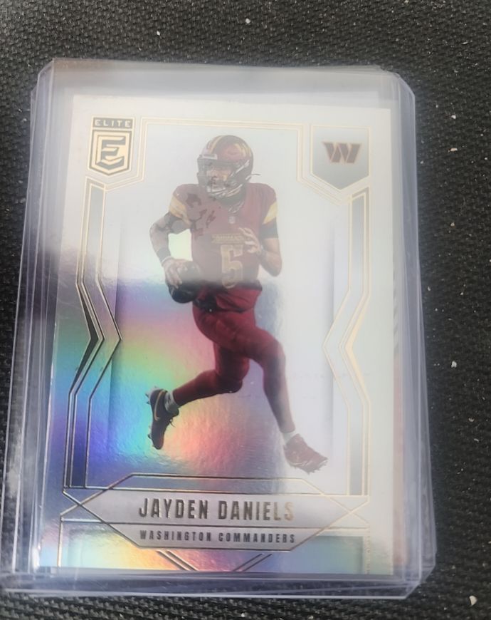 2025 Panini Donruss Elite #1 Jayden Daniels — front
