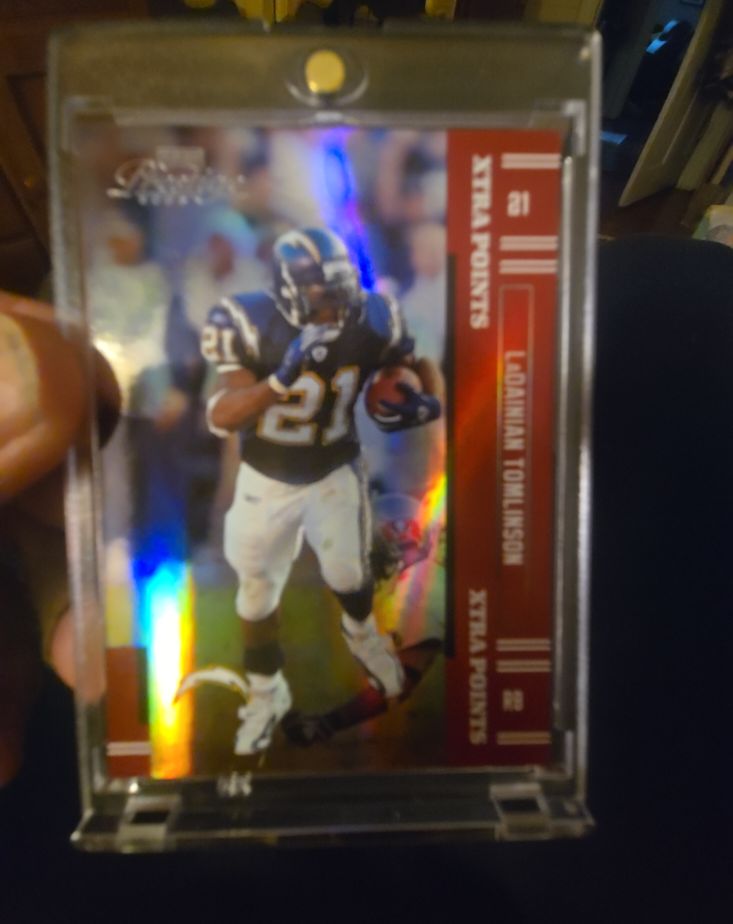 2001 Donruss #21 LaDainian Tomlinson — front