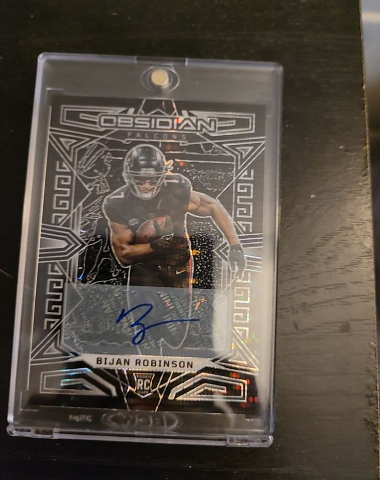 2023 Panini Obsidian #105 Bijan Robinson — front
