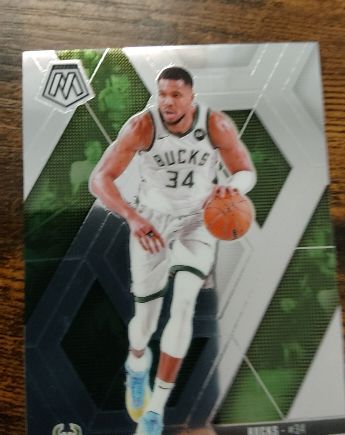 2024-25 Panini Mosaic #13 Giannis Antetokounmpo — front