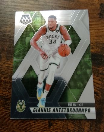 2020-21 Panini Mosaic #80 Giannis Antetokounmpo — front