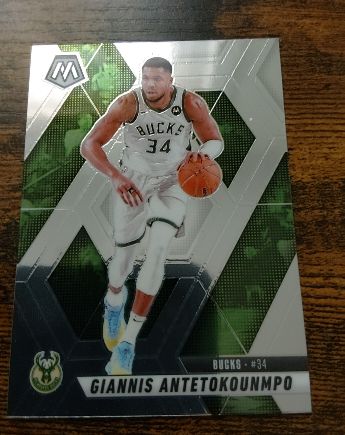 2024-25 Panini Mosaic #13 Giannis Antetokounmpo — front