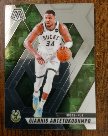 2024-25 Panini Mosaic #13 Giannis Antetokounmpo — front