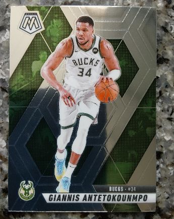 2024-25 Panini Mosaic #13 Giannis Antetokounmpo — front