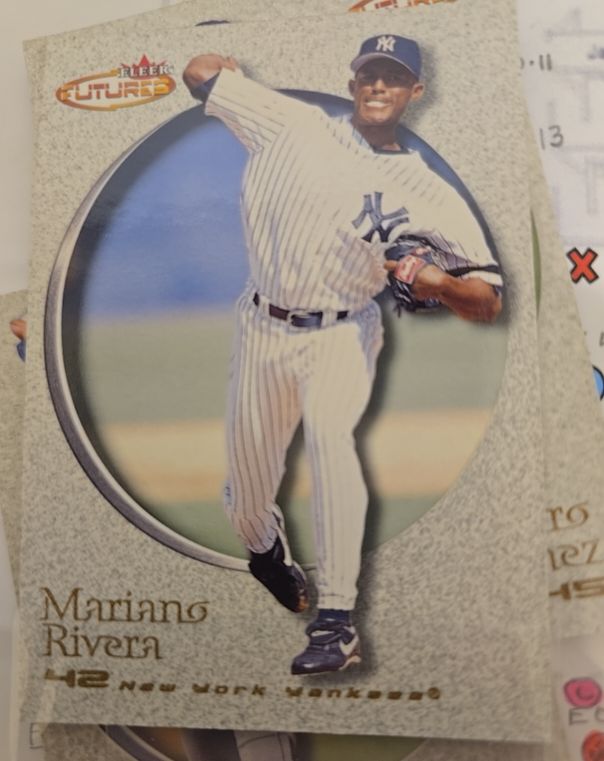 2001 Fleer Futures #136 Mariano Rivera — front