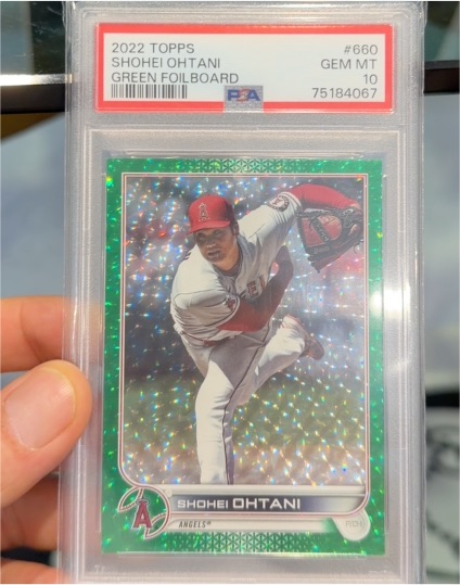 2022 Topps #660 Shohei Ohtani Green Foilboard — front