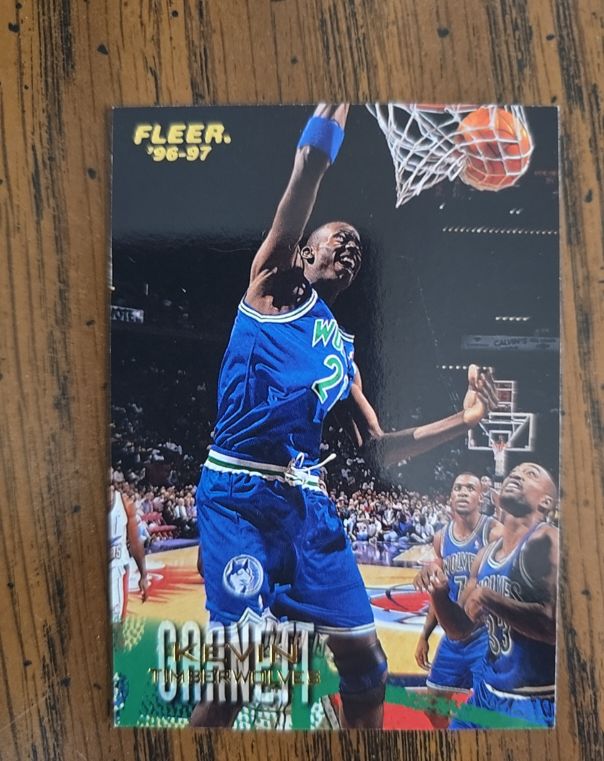 1996-97 Fleer #64 Kevin Garnett — front