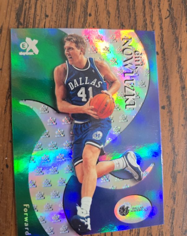 1999-00 Skybox E-X #11 Dirk Nowitzki — front