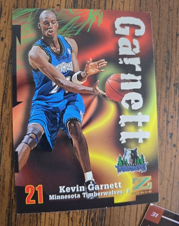 1997-98 Skybox Z-Force #21 Kevin Garnett — front