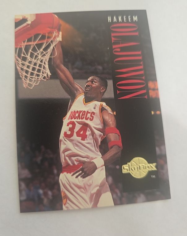 1994-95 SkyBox Premium #62 Hakeem Olajuwon — front
