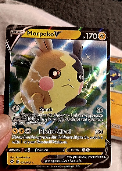 2020 Pokémon Shining Fates #037 Morpeko V — front