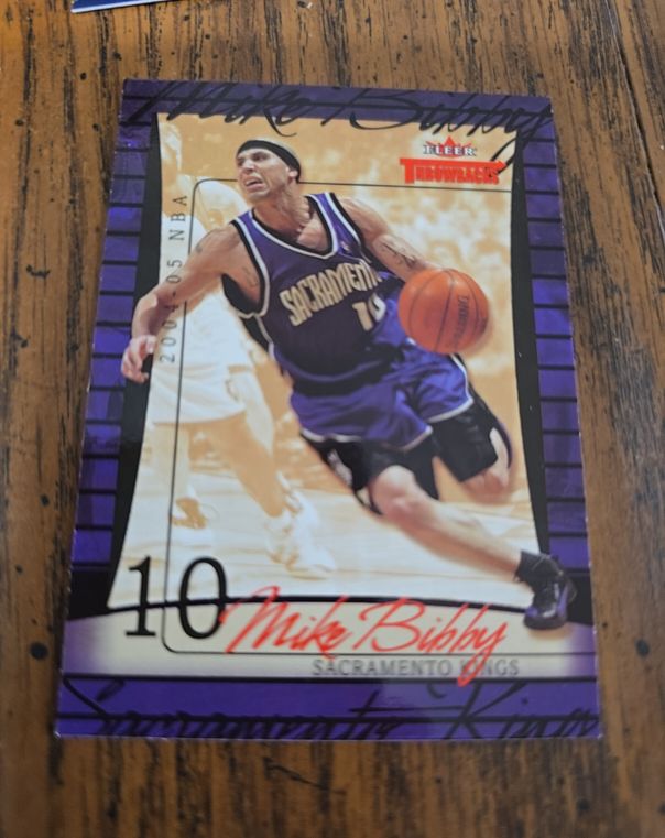 2004-05 Fleer Throwbacks #29 Mike Bibby — front
