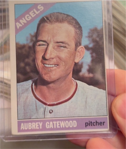 1966 Topps #42 Aubrey Gatewood — front
