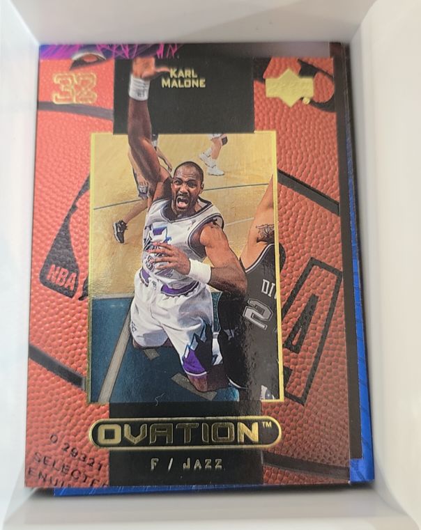 1999-00 Upper Deck Ovation #32 Karl Malone — front