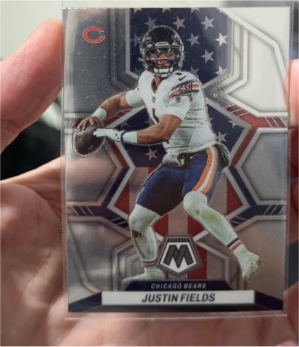 2022 Panini Mosaic #268 Justin Fields — front