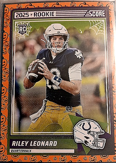 2025 Panini Score #9 Riley Leonard — front