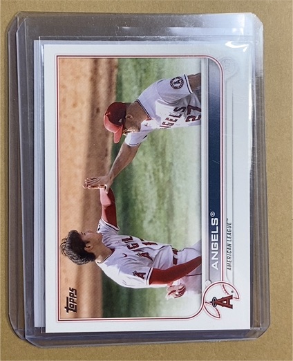 2022 Topps #159 Los Angeles Angels Mike Trout Shohei Ohtani — front