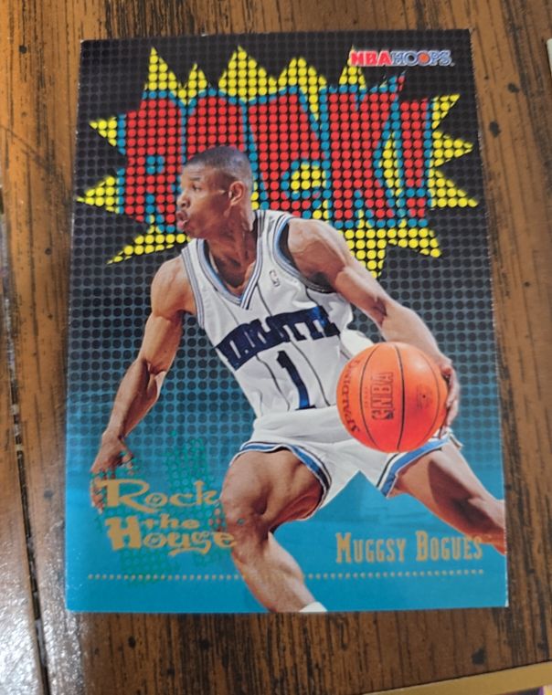 1995-96 Hoops #374 Muggsy Bogues Rock The House — front
