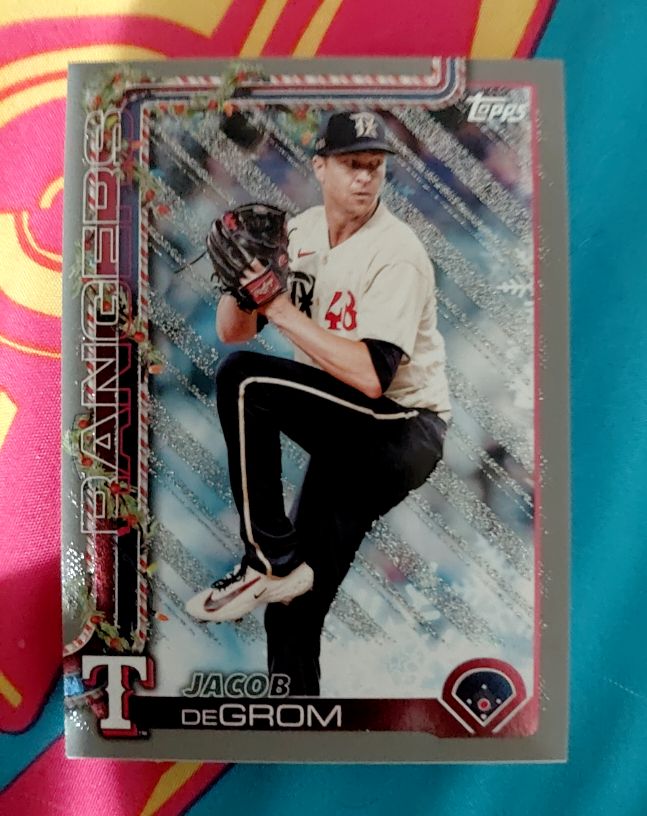 2025 Topps Holiday #H196 Jacob deGrom — front