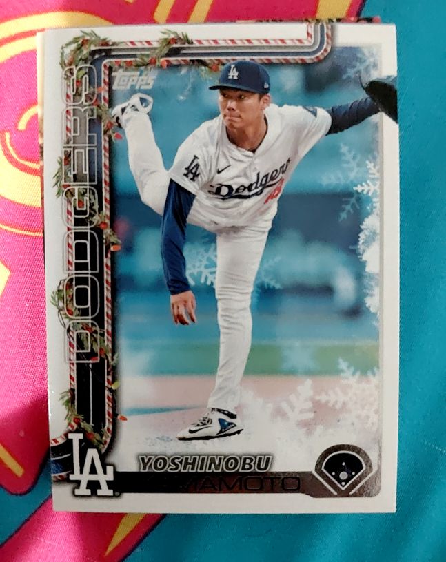 2025 Topps Holiday #H159 Yoshinobu Yamamoto — front