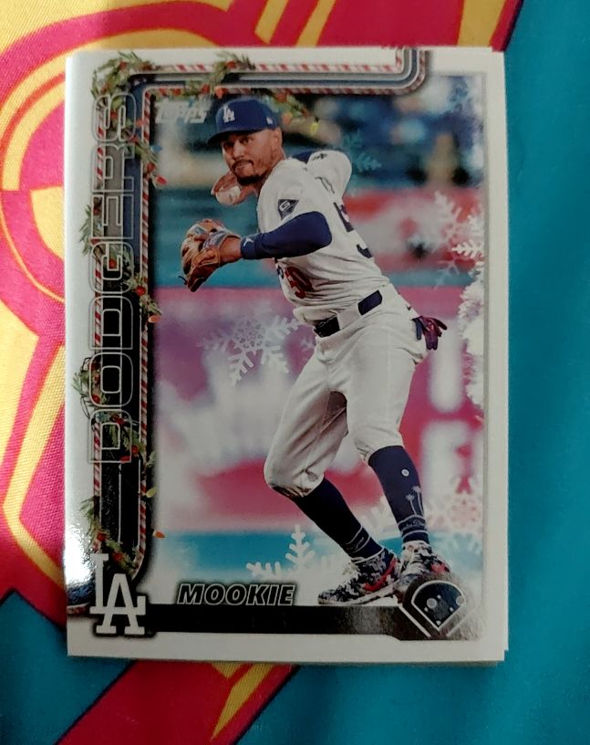 2025 Topps Holiday #H52 Mookie Betts — front