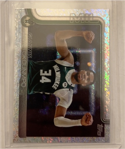 2025-26 Topps #54 Giannis Antetokounmpo — front