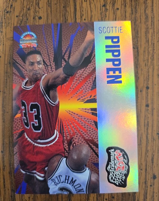 1997 Score Board Trademark Slam #TS2 Scottie Pippen — front
