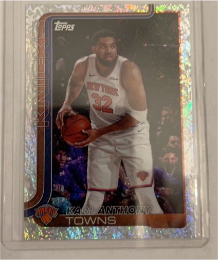 2025-26 Topps #19 Karl-Anthony Towns — front