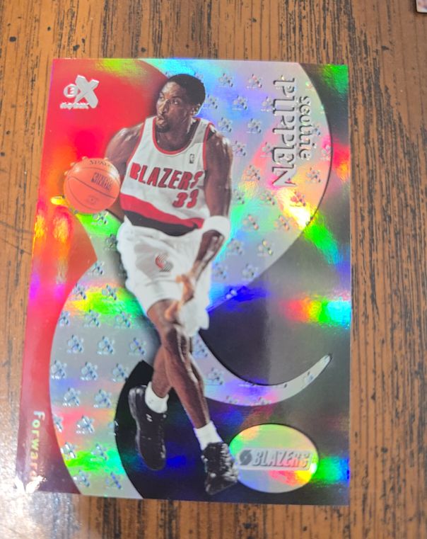 1999-00 Skybox E-X #44 Scottie Pippen — front