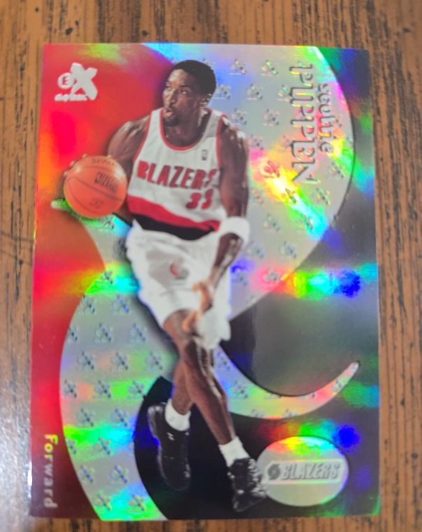1999-00 Skybox EX #44 Scottie Pippen — front